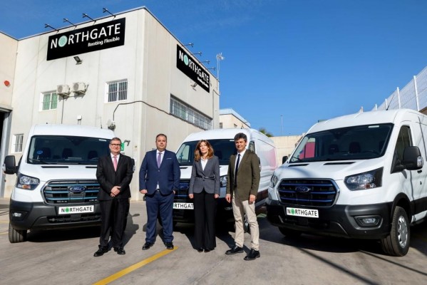 Northgate hace entrega de 15 furgonetas eléctricas a Vectalia para el reparto de última milla 