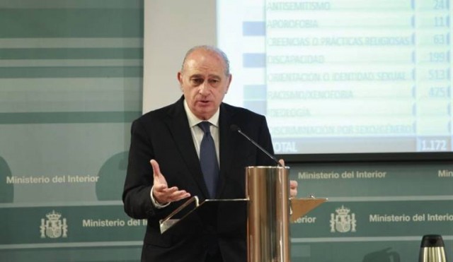 Rajoy acaba colocando a Fernández Díaz como presidente de una comisión del Congreso en la que no se vota el puesto