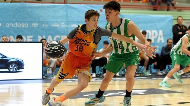 Gran victoria en la prórroga para empezar la Minicopa Endesa en Badalona 
