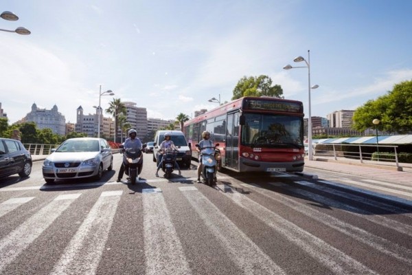 La patronal del transporte público pide por carta a Sánchez nuevas ayudas económicas para el sector