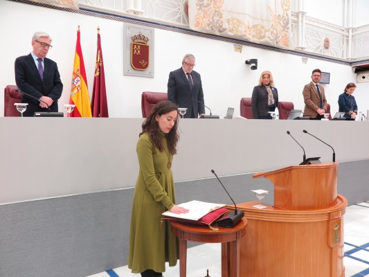 Una mayoría absoluta de diputadas: las mujeres rompen otro techo de cristal en la Asamblea