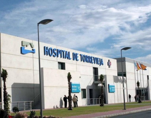 Sanidad asegura que ha contratado 122 profesionales en Torrevieja y la espera media es inferior a 5 días 
