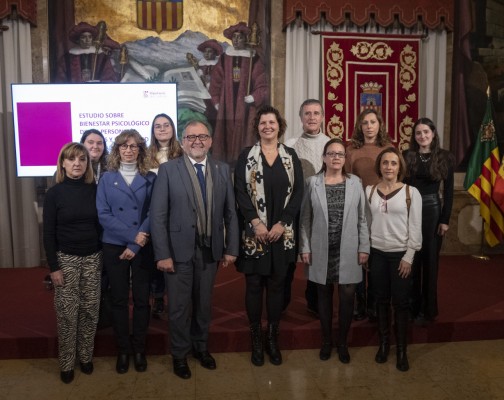 Un estudio propone reforzar la intervención social ante la soledad no deseada en mayores
