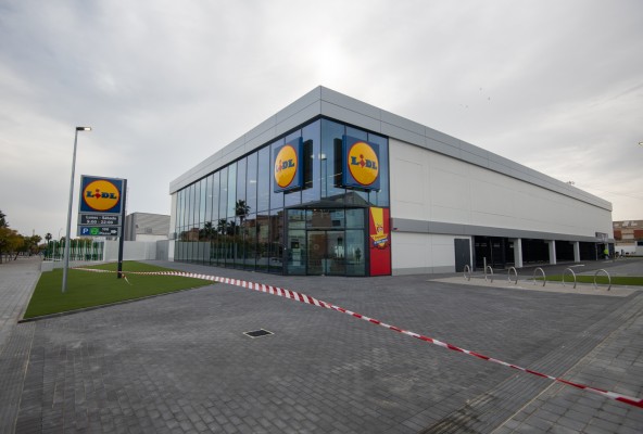 Lidl estrena en Alicante su primera tienda 'elevada' y afianza su apuesta por la provincia tras sumar 33