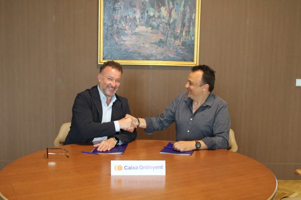 Caixa Ontinyent renueva la esponsorización de la orquesta sinfónica

