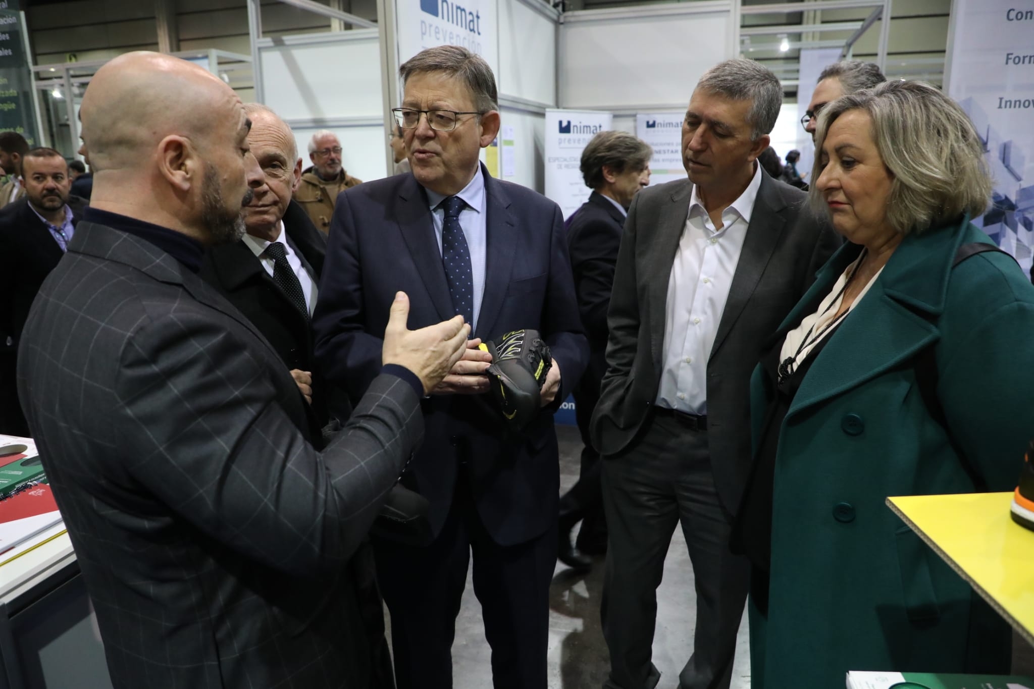 Ximo Puig  visita los expositores de la Fira de la Prevenció, el Benestar i la Seguretat Laboral. Foto: GVA - 