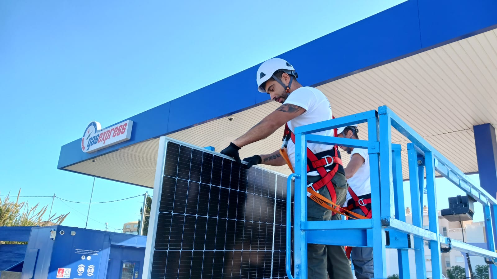 Gasexpress dota de sistemas de autoconsumo solar a todas sus gasolineras a nivel nacional
