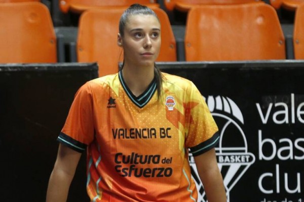 El Valencia prepara el duelo ante el Girona ya con internacionales y Carrera
