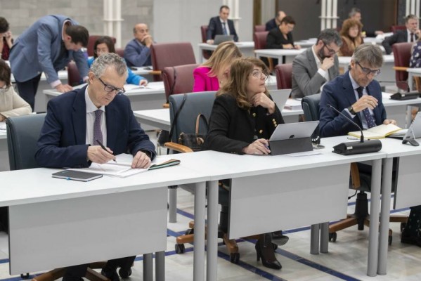 La 'liberación' de Campuzano pone a hacer cuentas a López Miras y sus socios