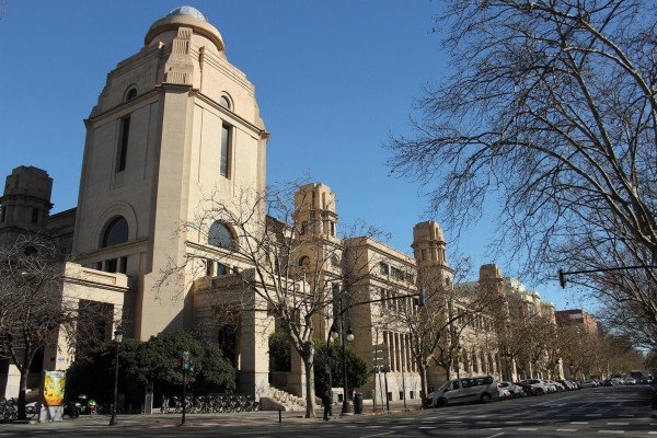 La UV abre una investigación para comprobar la matriculación del policía infiltrado en entidades sociales