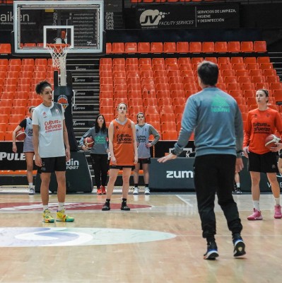 El Valencia debe ganar al Girona de al menos seis puntos para ser líder
