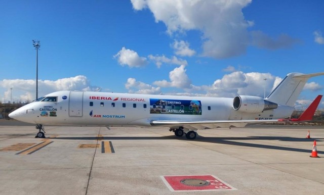El Aeropuerto de Castellón y Air Nostrum refuerzan la ruta de Madrid con el vinilado de dos aviones