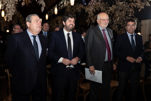 López Miras lanza la caña a las mayores empresas valencianas: 