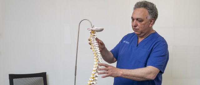 Con técnicas mínimamente invasivas podemos abordar problemas de columna que antes requerían cirugías muy complejas
