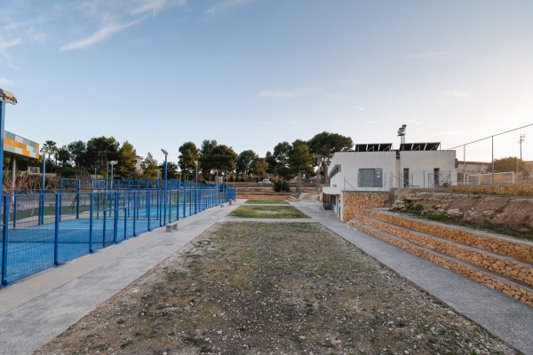 L'Alfàs creará una nueva pista de pádel y otra multideporte en el polideportivo