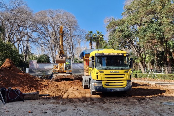 Retoman las obras y prevén tener listo el jardín que sustituirá a la cruz de Ribalta antes de Magdalena