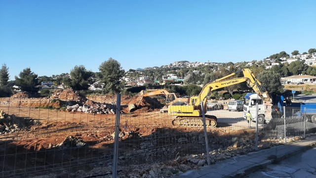 Aldi inicia las obras en la parcela de Sant Vicent de Teulada tras esperar ocho meses la licencia de obras

