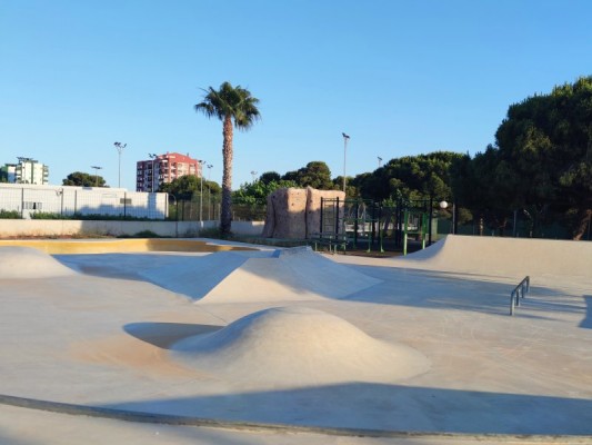 Benicàssim amplía su skatepark con cuatro nuevas rampas de iniciación para los más pequeños