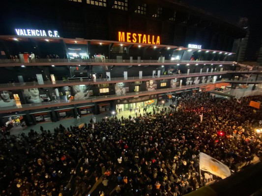 Los vídeos de la protesta contra Peter Lim