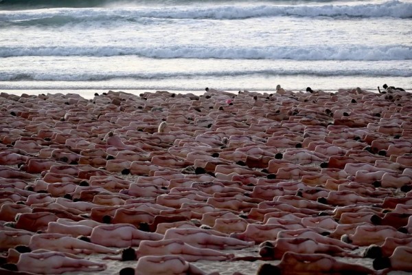 Un país que se desnuda para Europa