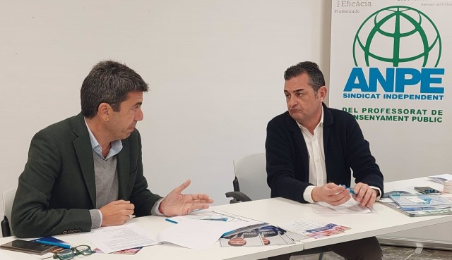 Remunerar tutorías, ley de autoridad y menos burocracia, entre las promesas de Mazón en educación