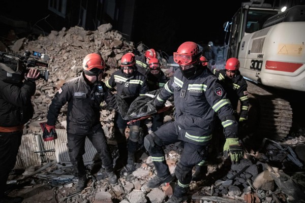 Ascienden a más de 21.000 los fallecidos por los terremotos en Turquía y Siria