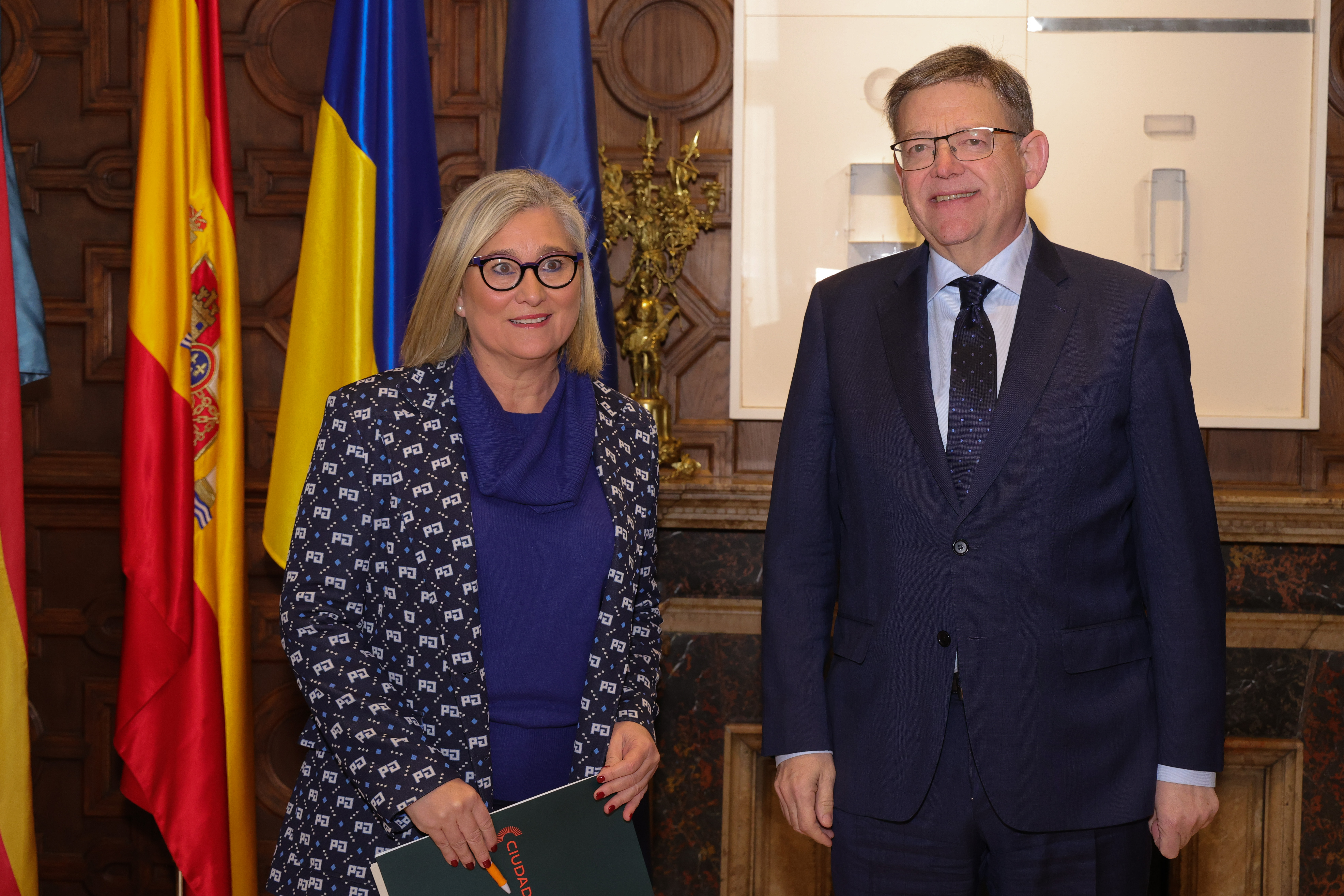 La portavoz y candidata de Cs, Mamen Peris, junto al presidente, Ximo Puig, en su encuentro reciente en el Palau. Foto: GVA - 