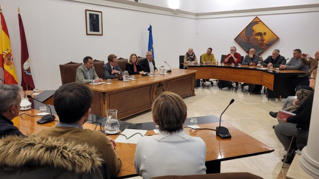 Sanidad crea un grupo de trabajo para iniciar la reversión del Hospital de la Marina Alta 