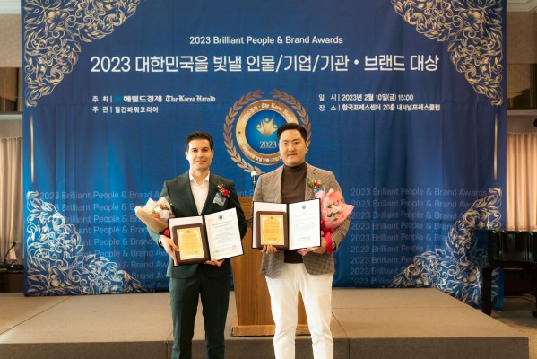 El murciano Adrián Cánovas (60B0) viaja a Seúl para recibir un reconocimiento por su actividad en Corea