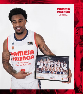El Valencia jugará ante Gran Canaria con réplica de la camiseta Copa de 1998
