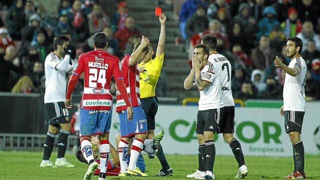 Hernández Hernández vuelve a pitar un VCF - Granada tras la injusta expulsión a Alcácer en Los Cármenes