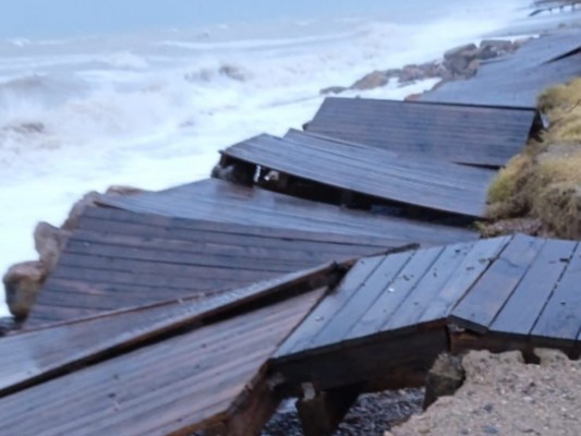 Almenara pide protección para el litoral sur y la reparación de daños por el temporal 