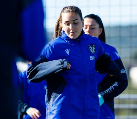 Júlia Aguado, lesionada del aductor de la pierna izquierda
