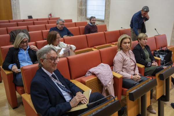 Gabinete de crisis en Cs: sus diputados discuten los 'pros y contras' de bajar el listón electoral
