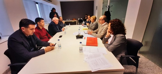 El PSOE de Alicante defiende ante la CEV sus propuestas sobre el presupuesto municipal