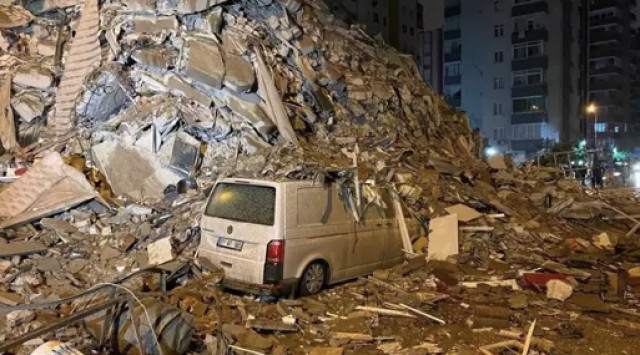 Ascienden a más de 7.200 los muertos a causa de los terremotos en Turquía y Siria