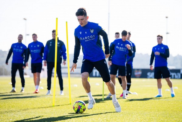 El Levante entrena con la incógnita de Musonda de cara la visita del Andorra