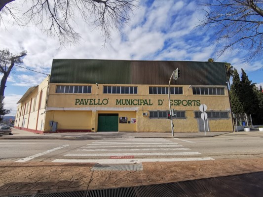 Almenara pide 200.000 euros a la Generalitat para remodelar el polideportivo municipal