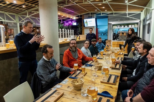 Una cata especial a profesionales para aprender a elegir la copa adecuada para la cerveza


