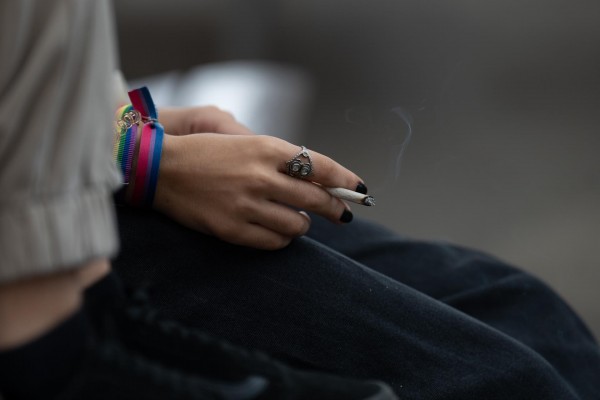 La Generalitat analizarán la prohibición de fumar en terrazas con Sanidad y la hostelería
