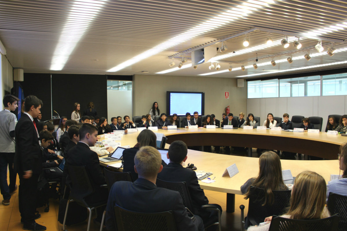 
La conferencia de las Naciones Unidas llega a Valencia en formato escolar
