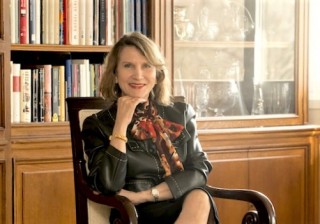 La UA concede el Premio Maisonnave a la periodista y escritora Asunción Valdés