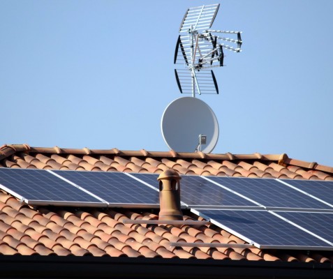 Emergencia Climática resuelve 792 de las 20.417 solicitudes de ayudas para autoconsumo energético