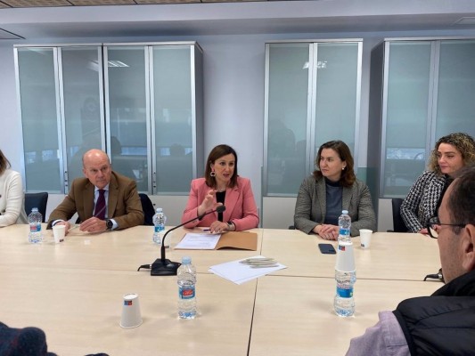Catalá traslada a Ivefa su programa de bajar impuestos y eliminar trabas burocráticas
