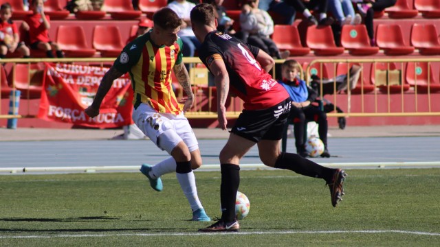 El Castellón deja escapar la victoria ante La Nucía a dos minutos del final y se aleja del liderato