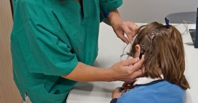 Más de 400 murcianos han recuperado la audición en los últimos 20 años gracias a los implantes cocleares
