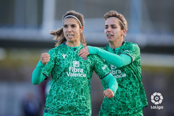 Redondo y Mayra cazan la novena victoria seguida del Levante UD Femenino en territorio del Alavés
