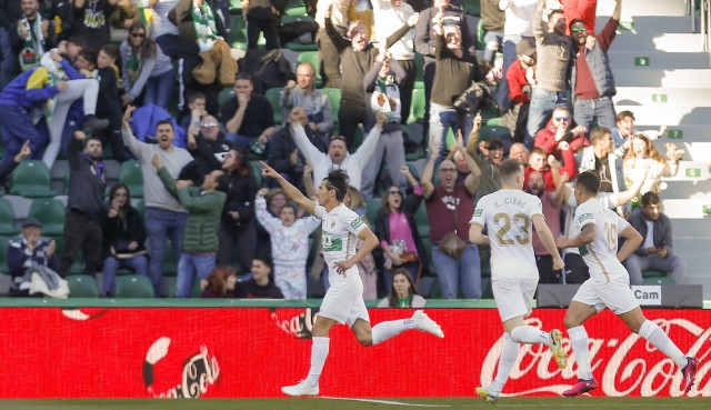 Un doblete de Pere Milla pone en ventaja al Elche ante el Villarreal