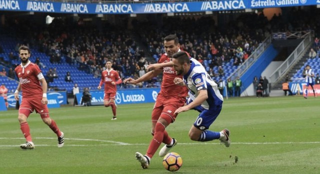 Vitolo rescata al Sevilla y el Depor cae tras tener dos goles de renta