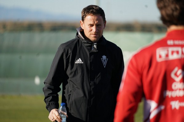 El Murcia, aún sin Dani Romera y Chibozo, recibirá a la Real B en un duelo de aspirantes a subir